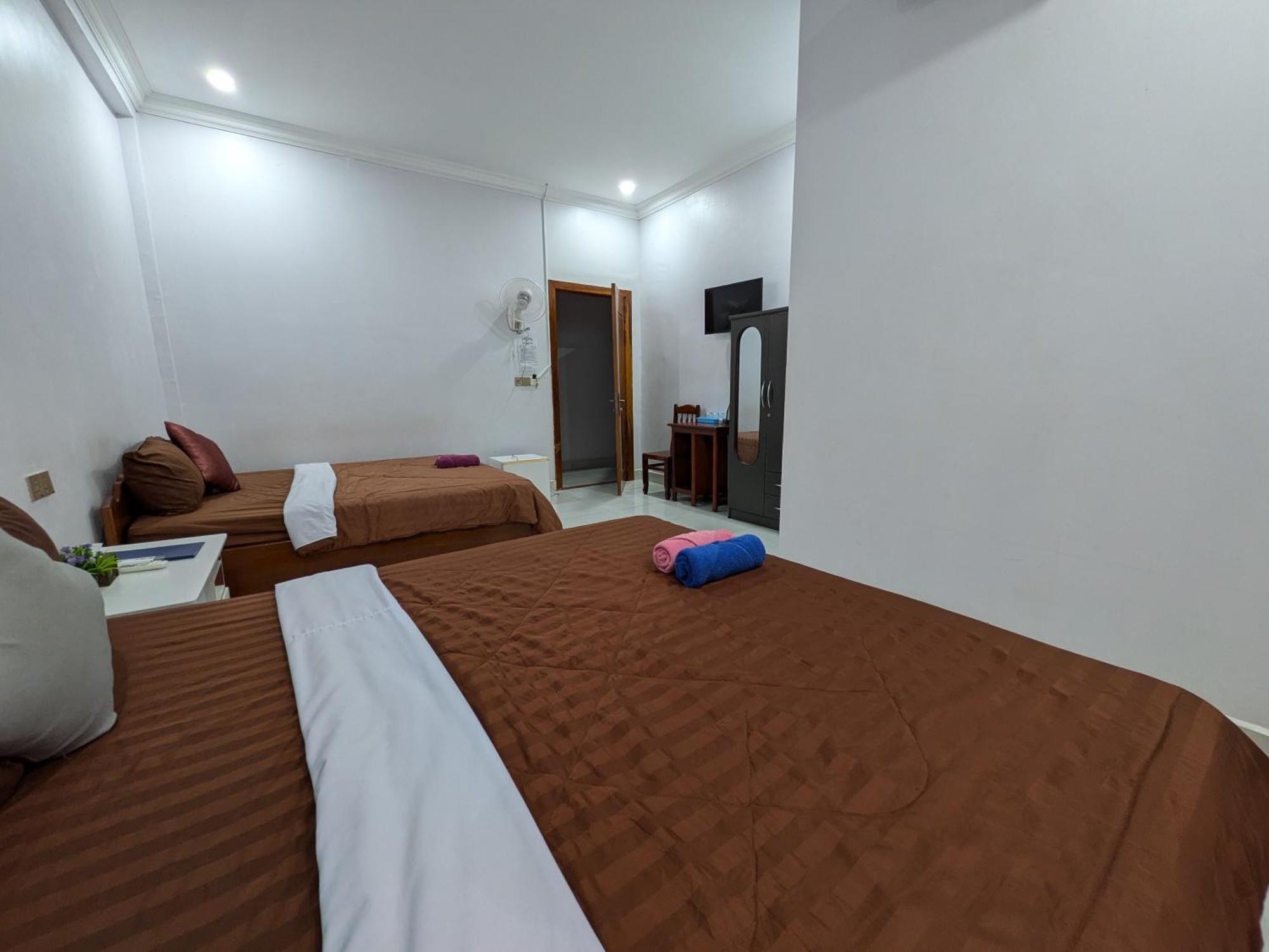 Orchid 101 Hotel Kampot Exterior photo